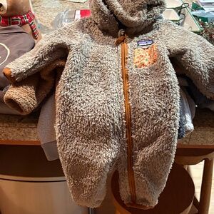Patagonia Fuzzy brown  Kids Footie